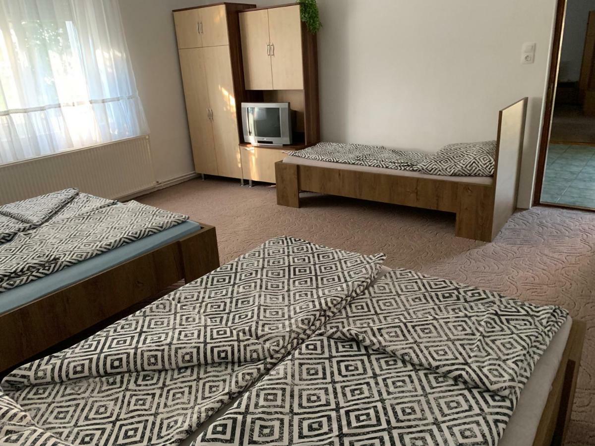 Viktor Apartmanhaz Zamardi Exterior photo