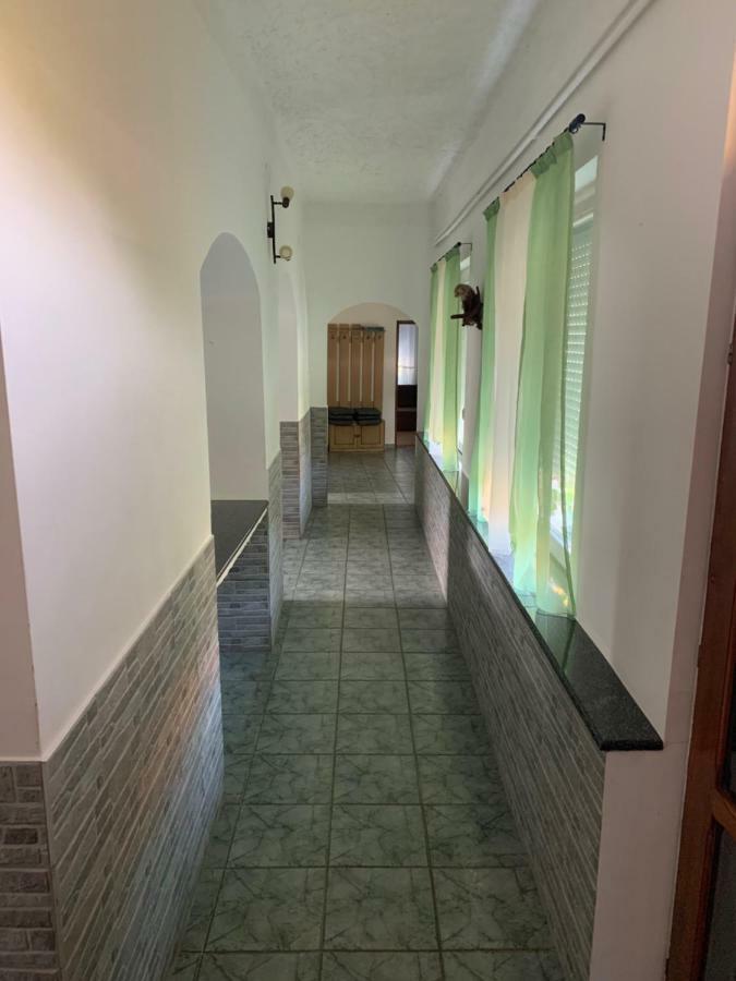 Viktor Apartmanhaz Zamardi Exterior photo